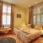 Tomovi - Three Bedrooms Center Apartment