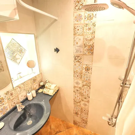 Tomovi - Three Bedrooms Center פלובדיב