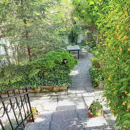 Tomovi - Three Bedrooms Center Apartment *