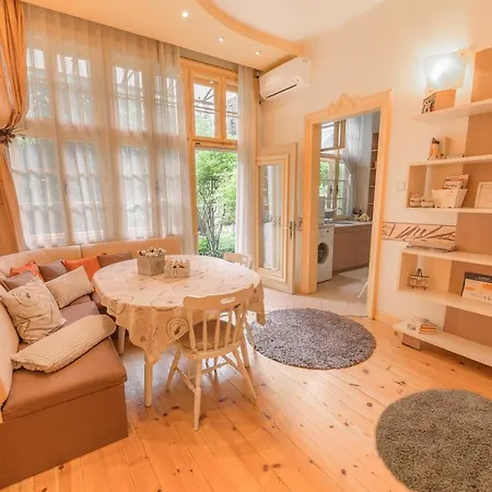 Apartment Tomovi - Three Bedrooms Center Plowdiw