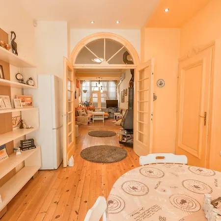 Apartment Tomovi - Three Bedrooms Center Plowdiw