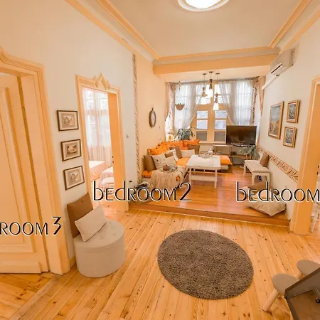 Tomovi - Three Bedrooms Center Apartment