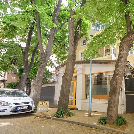 Apartment Tomovi - Three Bedrooms Center