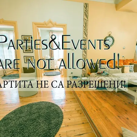 Tomovi - Three Bedrooms Center Apartment Plowdiw