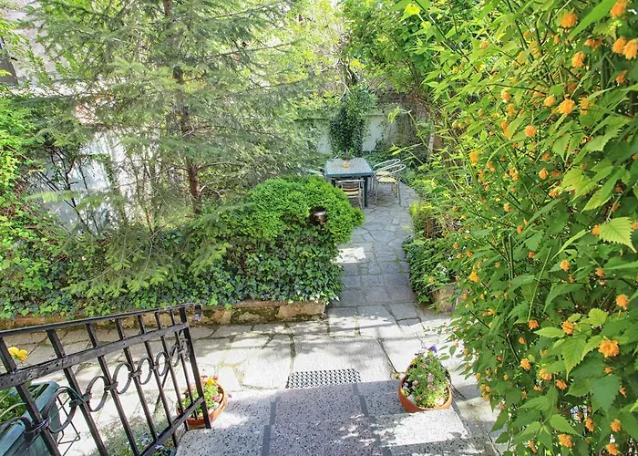 Tomovi - Three Bedrooms Center Apartamento *